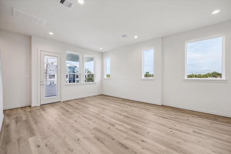 Spacious, unfurnished interior of a new home in Hardy Skyline, Houston (Image 16). Spacious, unfurnished interior of a new home in Hardy Skyline, Houston (Image 16).
