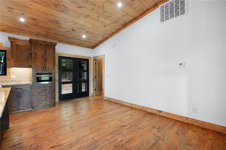 Spacious, unfurnished interior of a new home in , Morganton (Image 11).