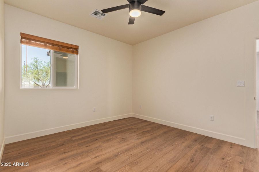 Additional Bedroom Additional Bedroom