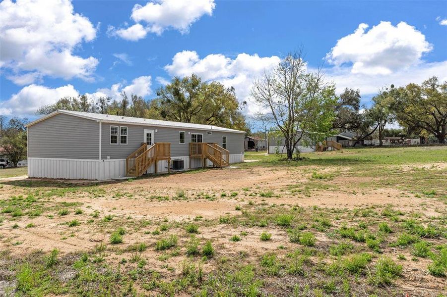 Exterior details and patio area of a home in , Dade City (Image 25).