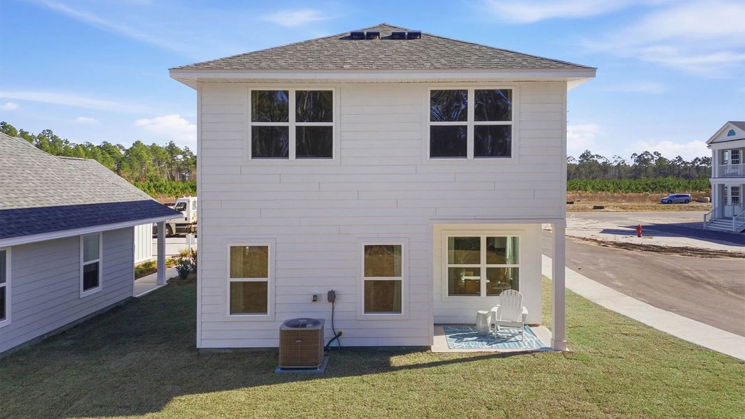 Representative exterior details of a home built from the The Monroe by D.R. Horton in Chateau Nemours, Port Saint Joe (Image 30).