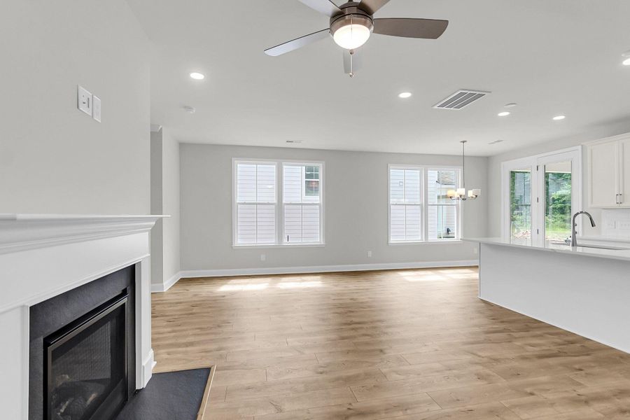 Spacious, unfurnished interior of a new home in Sweetgrass Station, Summerville (Image 28).