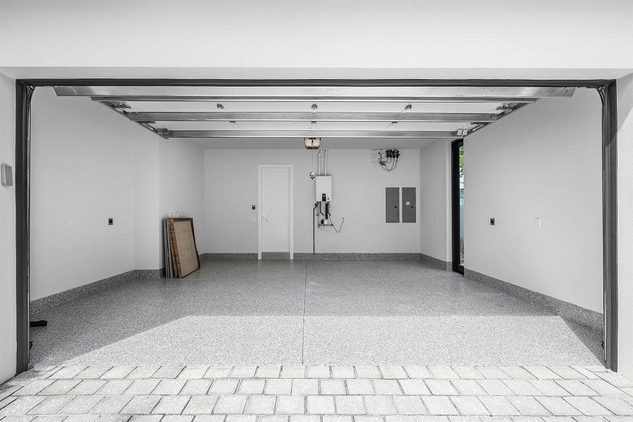 Spacious, unfurnished interior of a new home in , Delray Beach (Image 25). Spacious, unfurnished interior of a new home in , Delray Beach (Image 25).