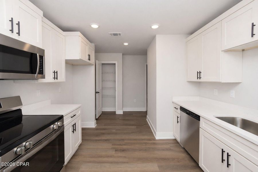 Furnished interior view inside a new home in Fox Glenn, Panama City (Image 9).