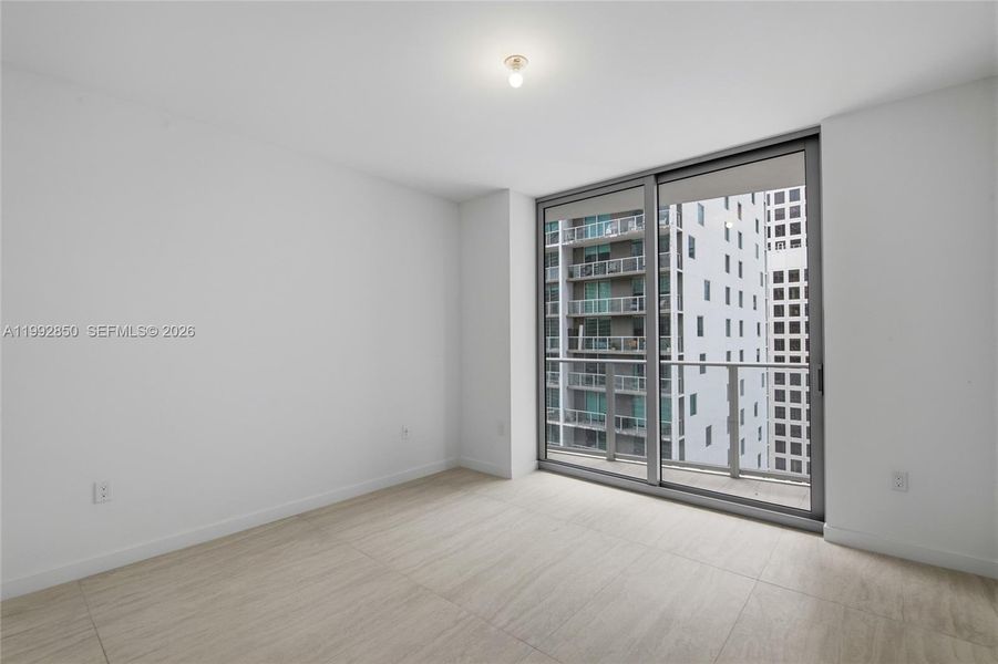 Spacious, unfurnished interior of a new home in , Miami (Image 16).