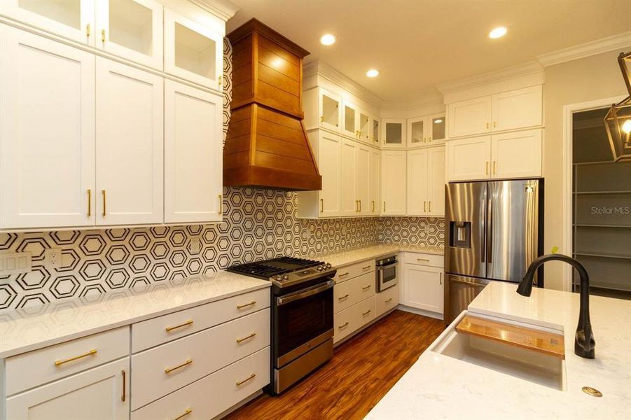 Furnished interior view inside a new home in , Umatilla (Image 7).