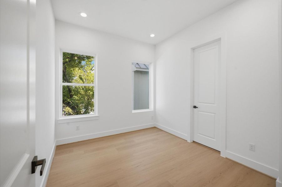 Spacious, unfurnished interior of a new home in , Houston (Image 23).