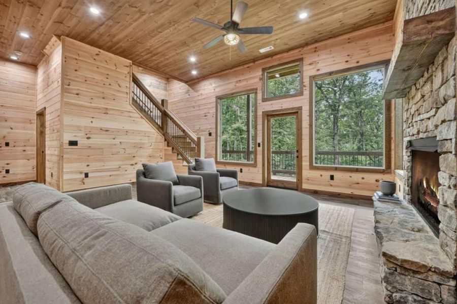 Image 33 of a home in .