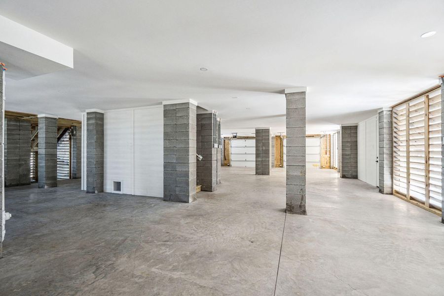 Image 98 of a home in .