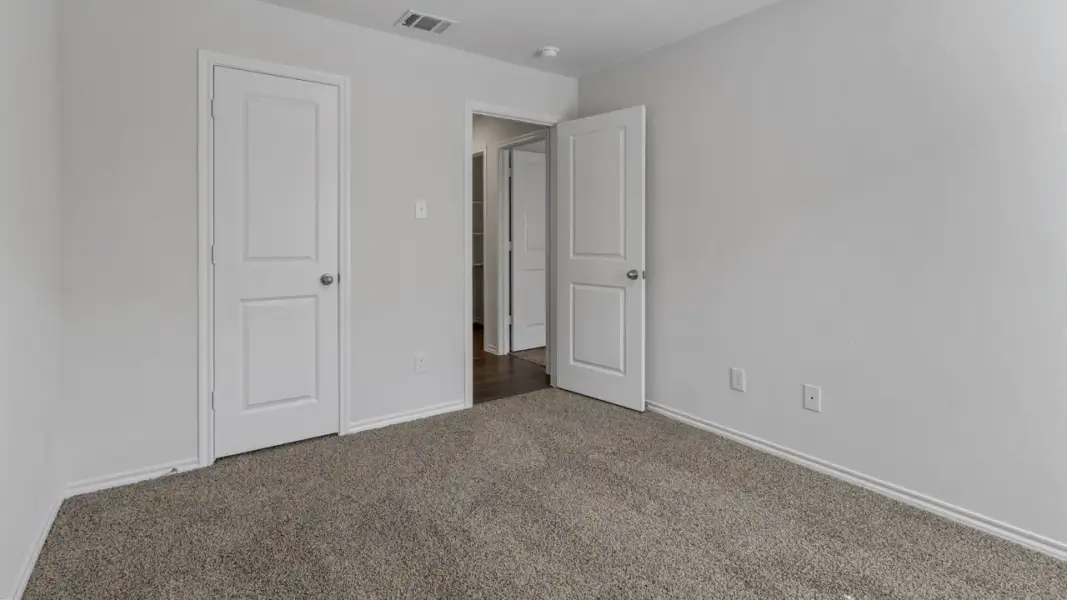 Spacious, unfurnished interior of a new home in Wildwood, Royse City (Image 23).