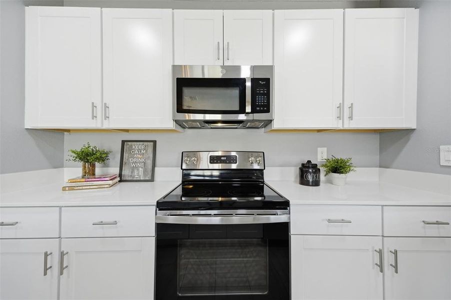 Furnished interior view inside a new home in , Plant City (Image 14).