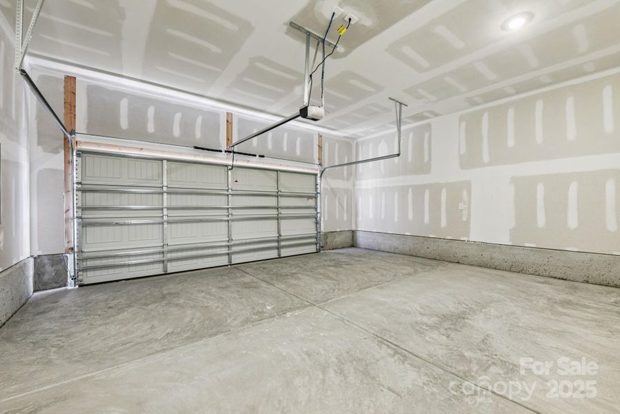 Spacious, unfurnished interior of a new home in Nolen Farm, Gastonia (Image 22).