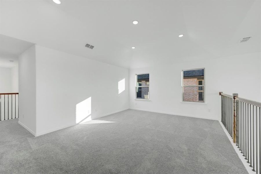 Spacious, unfurnished interior of a new home in Lily Creek at Sutton Fields, Aubrey (Image 30).