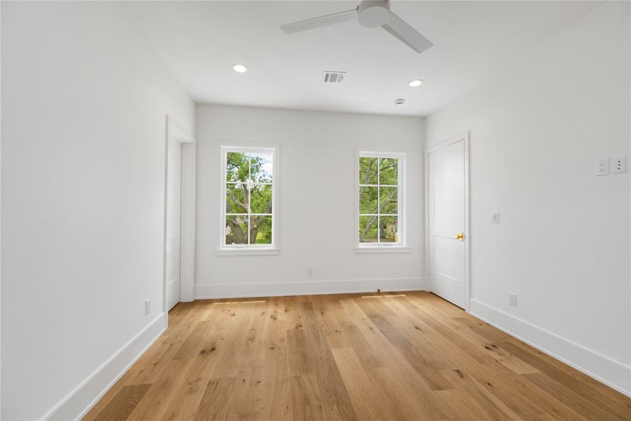Spacious, unfurnished interior of a new home in , Houston (Image 28).
