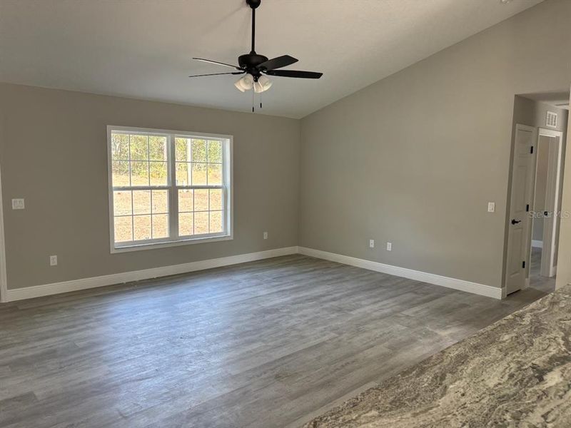 Spacious, unfurnished interior of a new home in , Citrus Springs (Image 17).