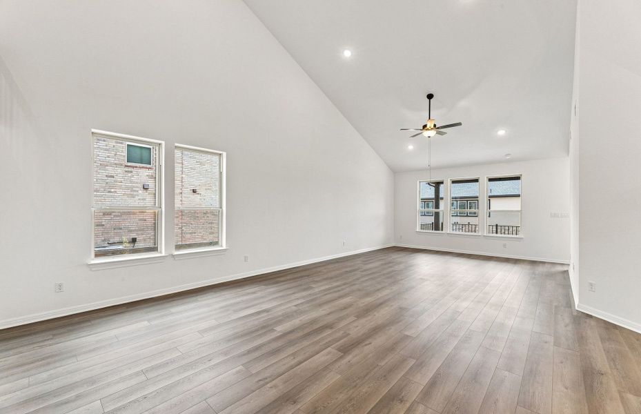Spacious, unfurnished interior of a new home in Bluffview Reserve, Leander (Image 40).