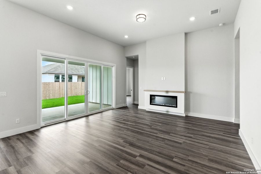 Spacious, unfurnished interior of a new home in Weltner Farms 60’s, New Braunfels (Image 16). Spacious, unfurnished interior of a new home in Weltner Farms 60’s, New Braunfels (Image 16).