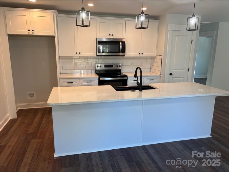 Furnished interior view inside a new home in , Kannapolis (Image 5).