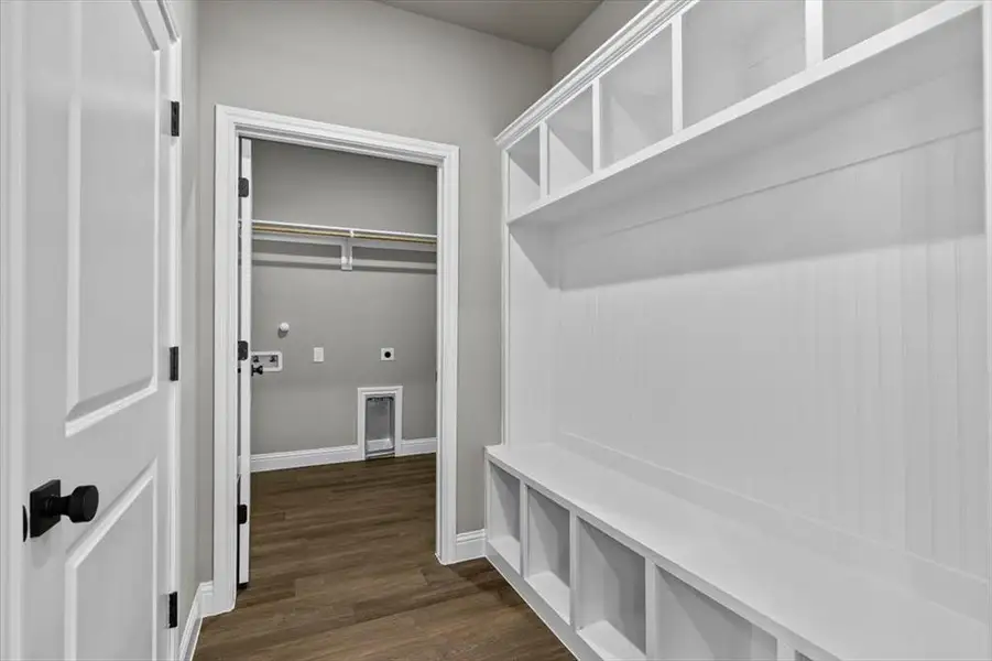 Spacious, unfurnished interior of a new home in , Granbury (Image 16).