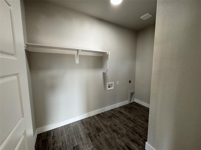 Spacious, unfurnished interior of a new home in Taylor Ranch, Springtown (Image 12).