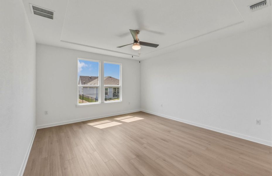 Spacious, unfurnished interior of a new home in Sun City Texas, Georgetown (Image 44).