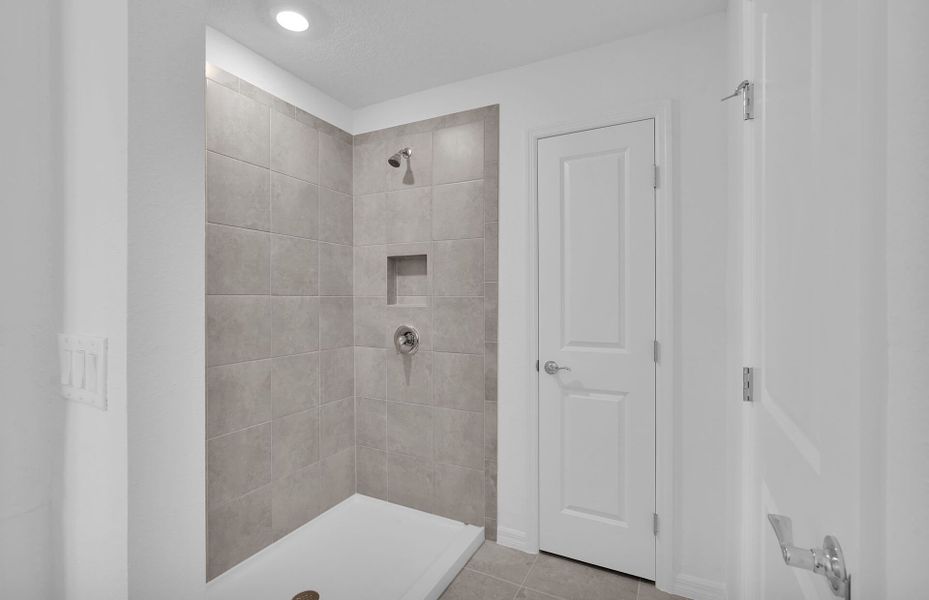 Landmark | Owner's Walk-In Shower