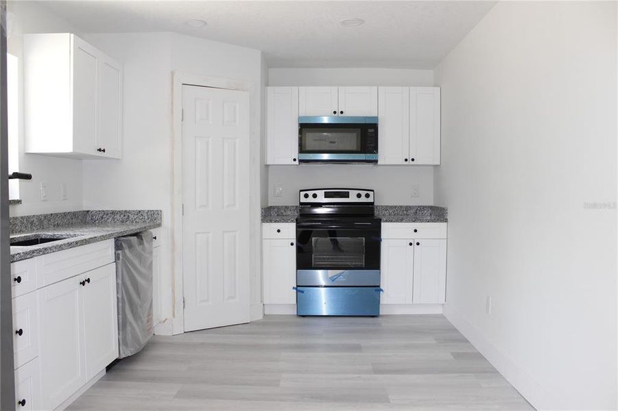 Furnished interior view inside a new home in , Spring Hill (Image 7).