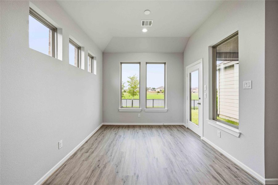 Spacious, unfurnished interior of a new home in , La Marque (Image 19).