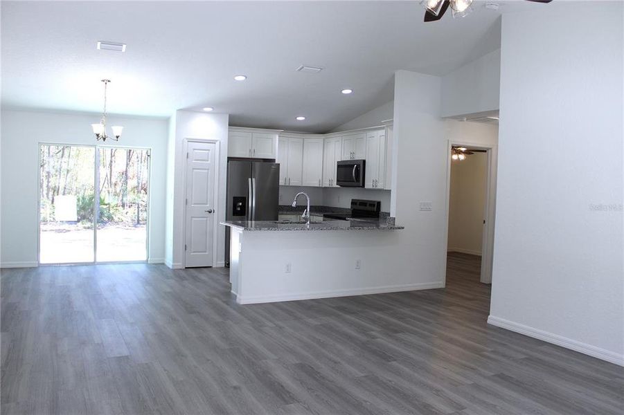 Furnished interior view inside a new home in , Ocklawaha (Image 7).