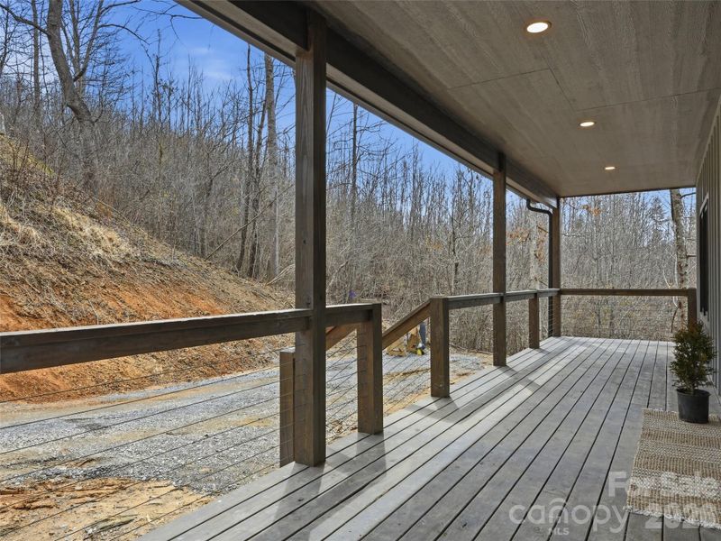 Exterior details and patio area of a home in , Clyde (Image 20).