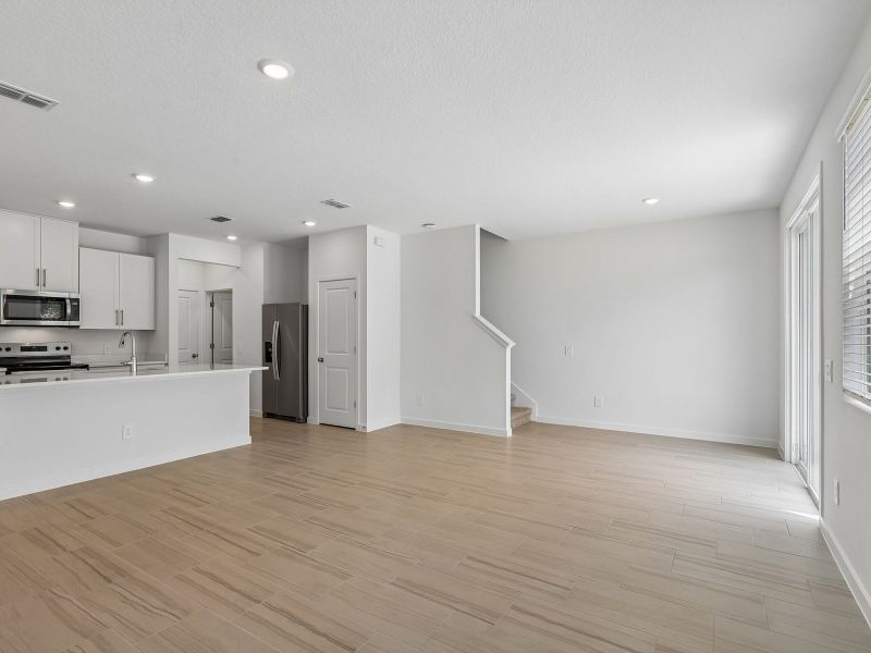 Spacious, unfurnished interior of a new home in The District at Oakleaf - The Grove, Middleburg (Image 6).
