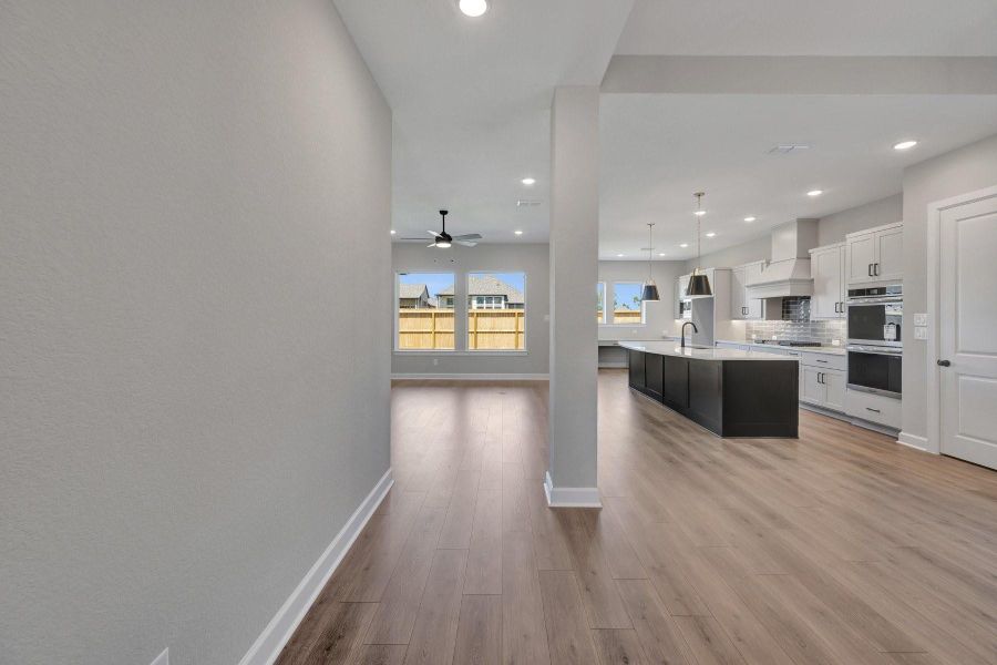 Spacious, unfurnished interior of a new home in Grand Central Park - Ascent Collection, Conroe (Image 17). Spacious, unfurnished interior of a new home in Grand Central Park - Ascent Collection, Conroe (Image 17).