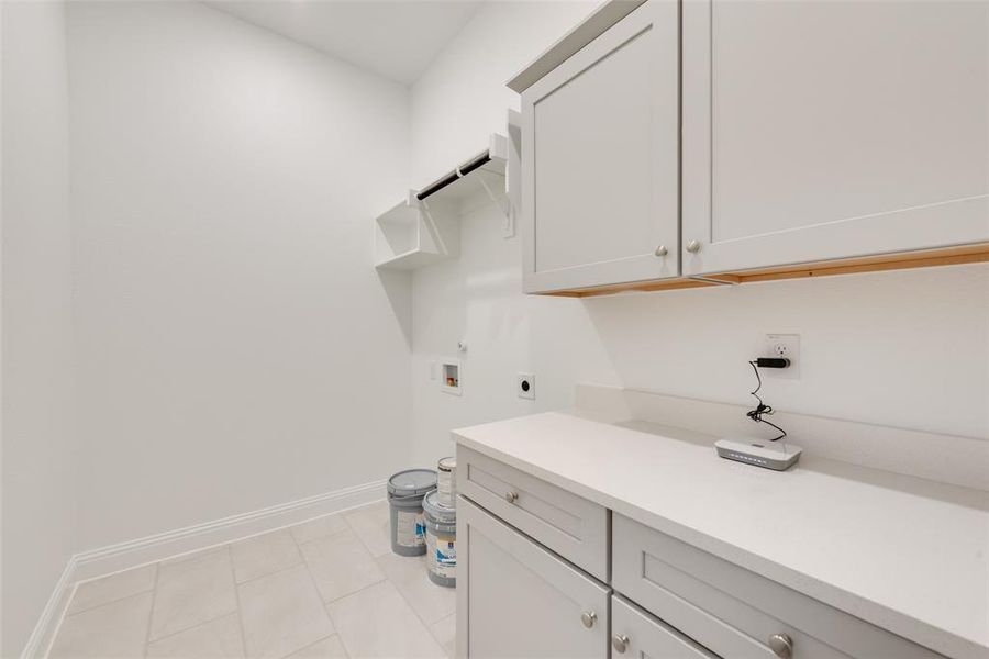 Furnished interior view inside a new home in Villages of Creekwood, Frisco (Image 16).