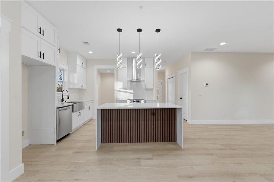 Furnished interior view inside a new home in , Conyers (Image 5).