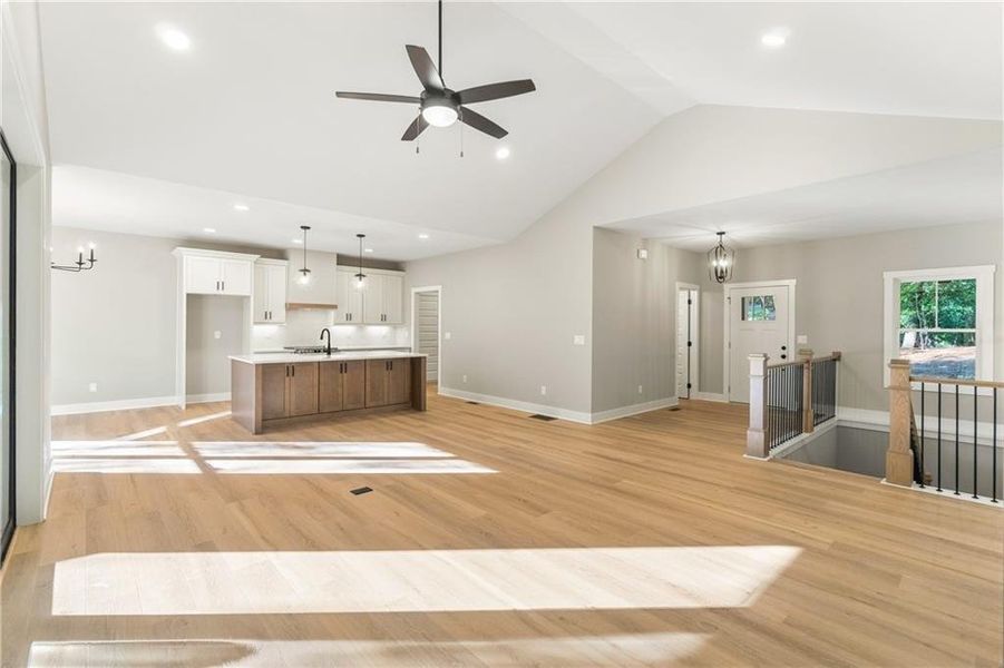 Spacious, unfurnished interior of a new home in , Jasper (Image 38).