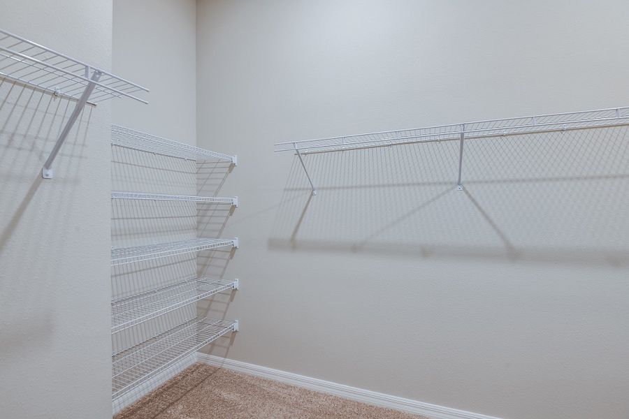 Spacious, unfurnished interior of a new home in Scenic Terrace, Haines City (Image 19).