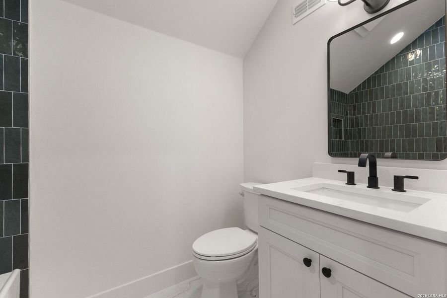Furnished interior view inside a new home in , Bandera (Image 15).