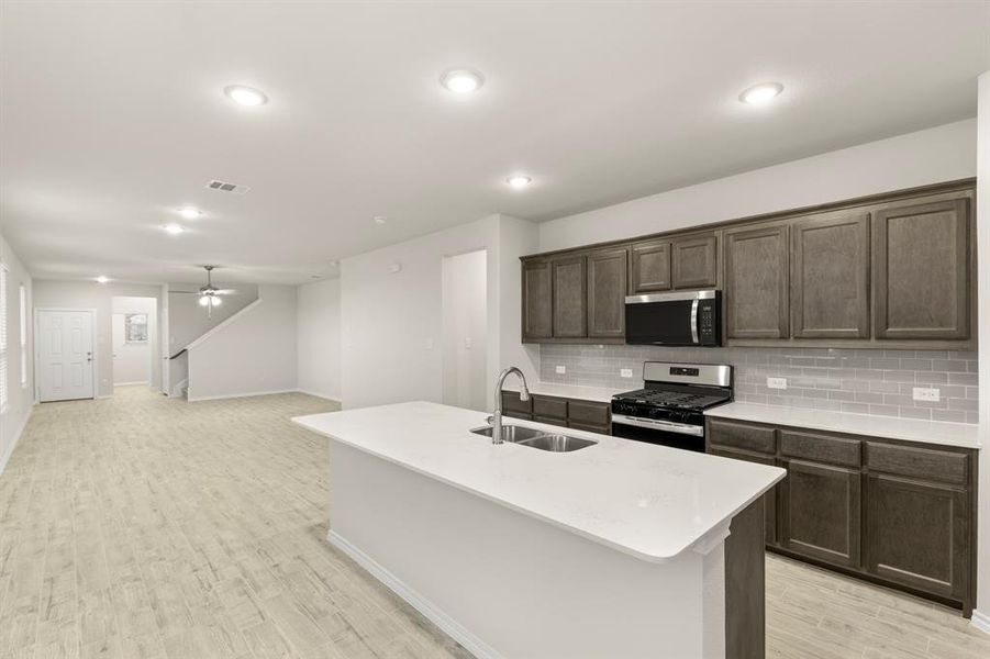 12. 114 Van Horn - Kitchen (2) 12. 114 Van Horn - Kitchen (2)