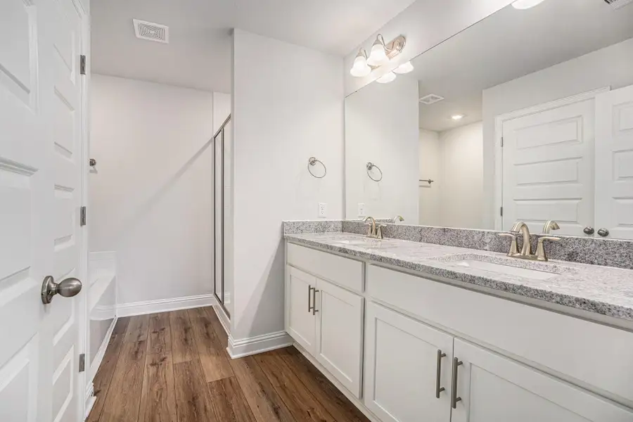 *STOCK PHOTO - COLORS & FEATURES MAY VARY