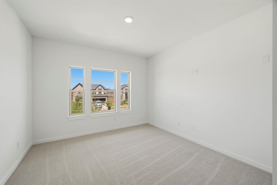 Enclosed Upstairs Entertainment Area With Endless Possibilities Enclosed Upstairs Entertainment Area With Endless Possibilities