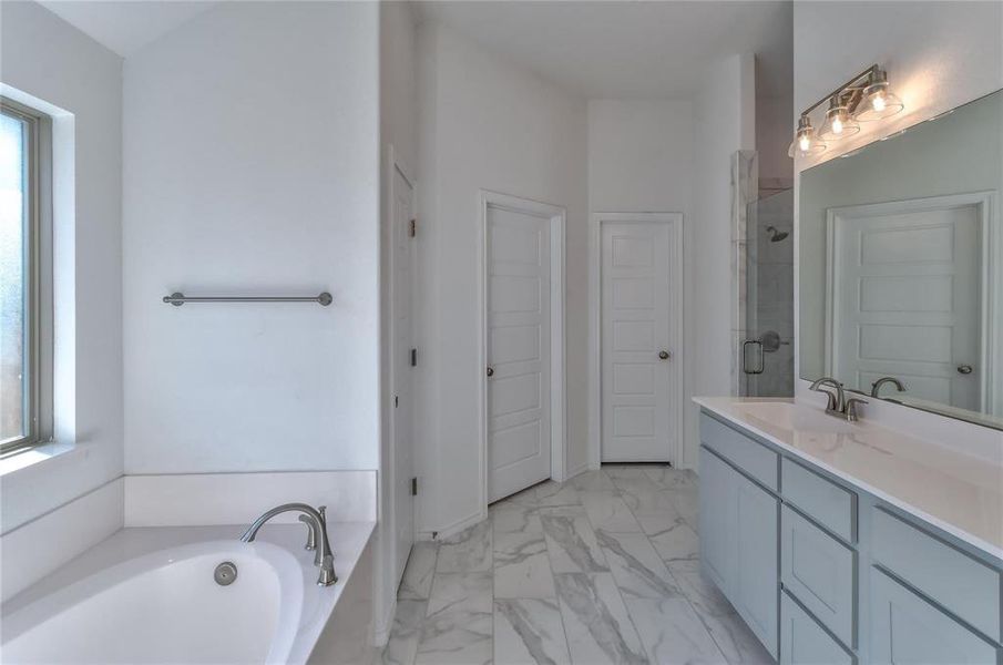 Furnished interior view inside a new home in Whitestone Crest, Benbrook (Image 10). Furnished interior view inside a new home in Whitestone Crest, Benbrook (Image 10).