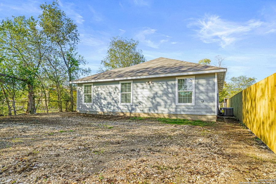 Exterior details and patio area of a home in , San Antonio (Image 22).