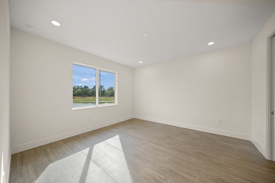 Spacious, unfurnished interior of a new home in Shellstone at Waterside, Sarasota (Image 9).