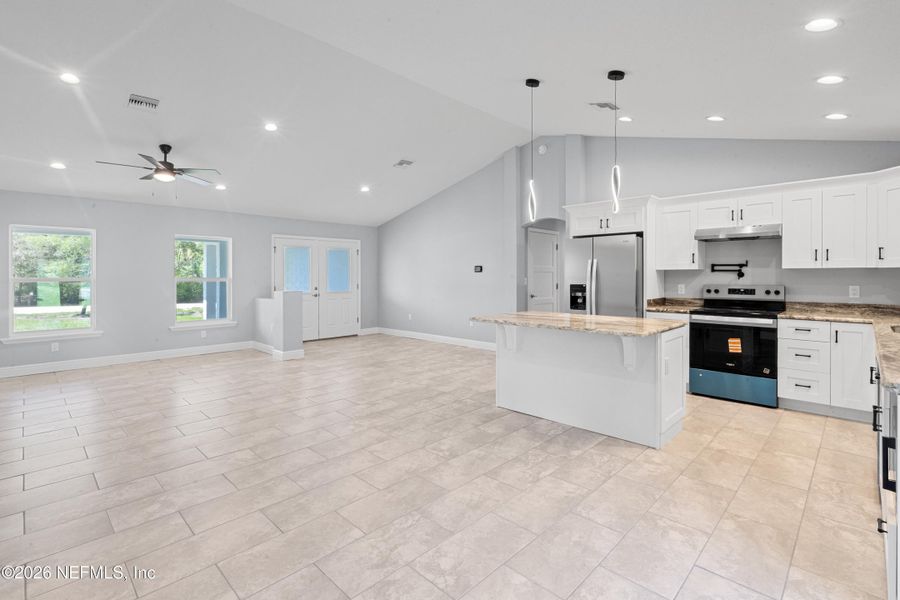Spacious, unfurnished interior of a new home in , Archer (Image 9).