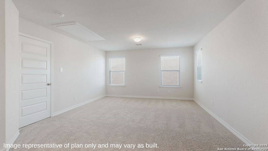 Spacious, unfurnished interior of a new home in Brookstone Creek, San Antonio (Image 24).
