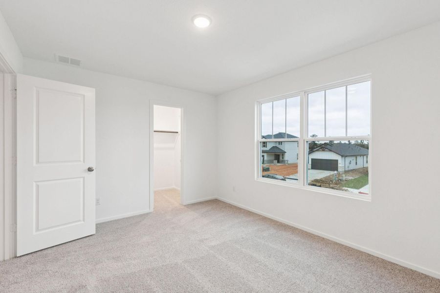 Spacious, unfurnished interior of a new home in Montgomery Bend, Montgomery (Image 23).