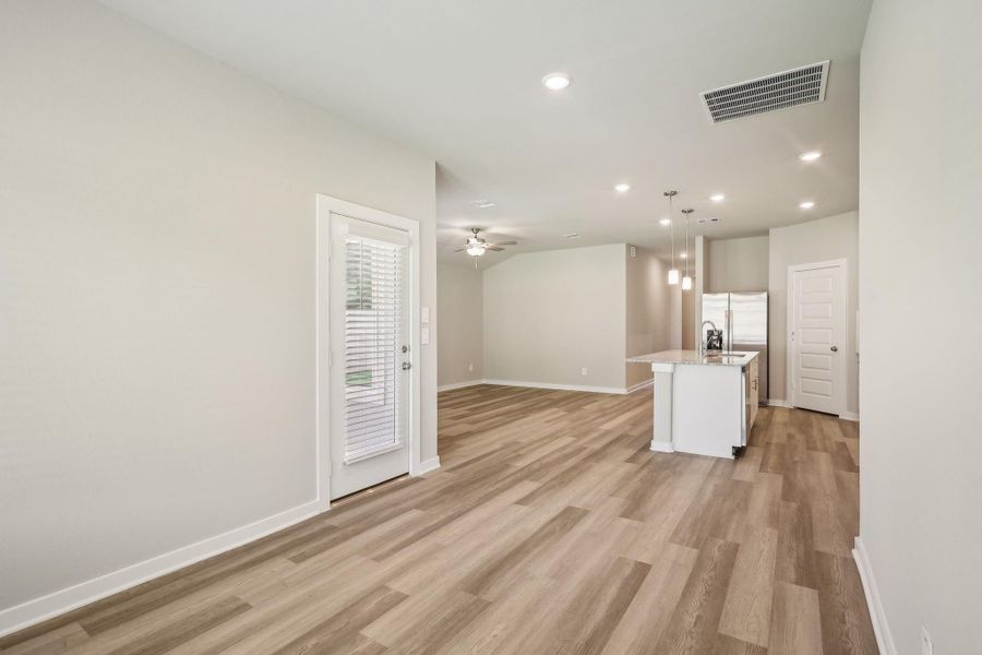 Spacious, unfurnished interior of a new home in Massey Oaks - Premier Series, Pearland (Image 15).