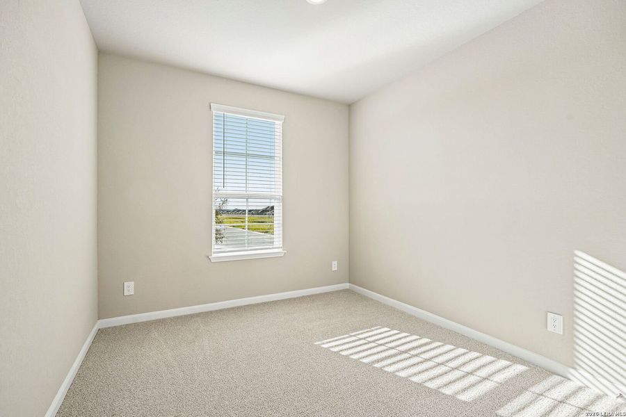 Spacious, unfurnished interior of a new home in Sagebrooke - Premier Series, San Antonio (Image 19).