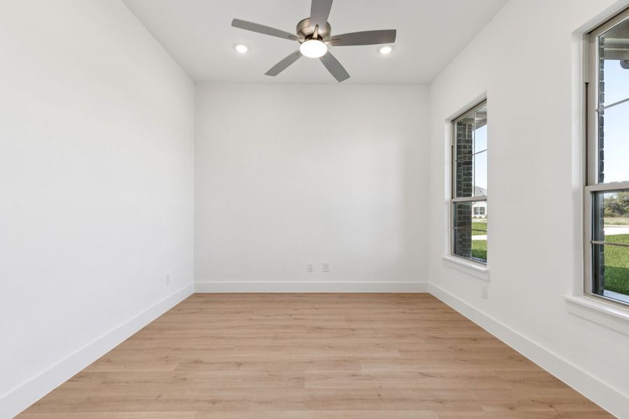 Representative unfurnished interior of a home built from the Halsted by Centre Living Homes in Lakeway Estates, Waxahachie (Image 21).