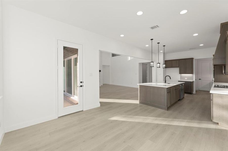 14. 2105 Clairmount - Dining (2)